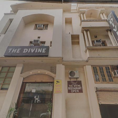 Capital O Divine Hotel Amritszár Kültér fotó