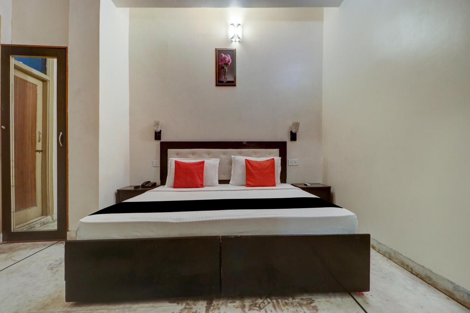 Capital O Divine Hotel Amritszár Kültér fotó