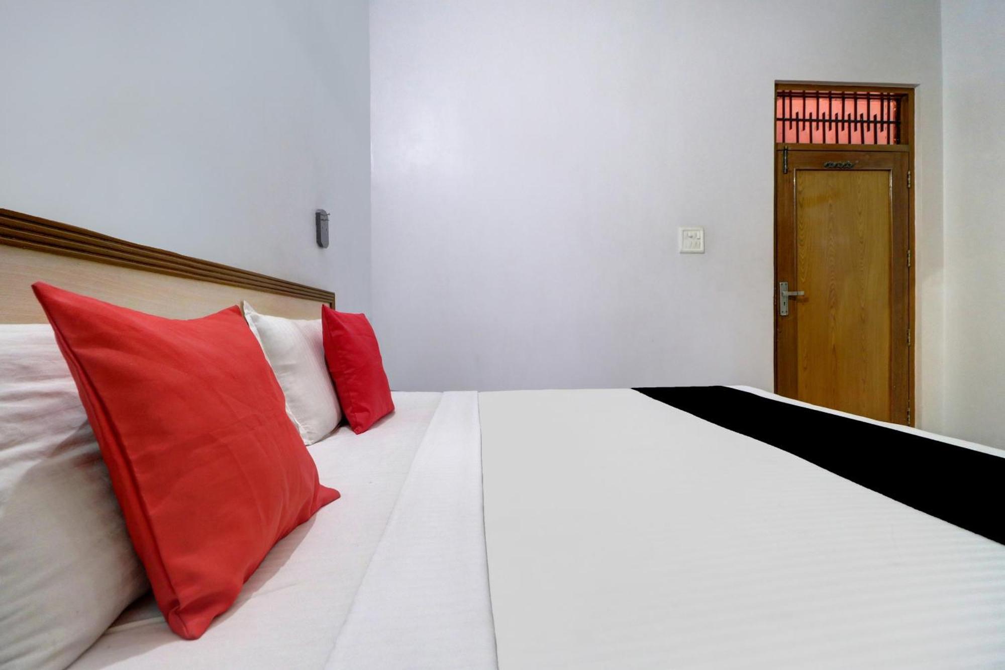 Capital O Divine Hotel Amritszár Kültér fotó